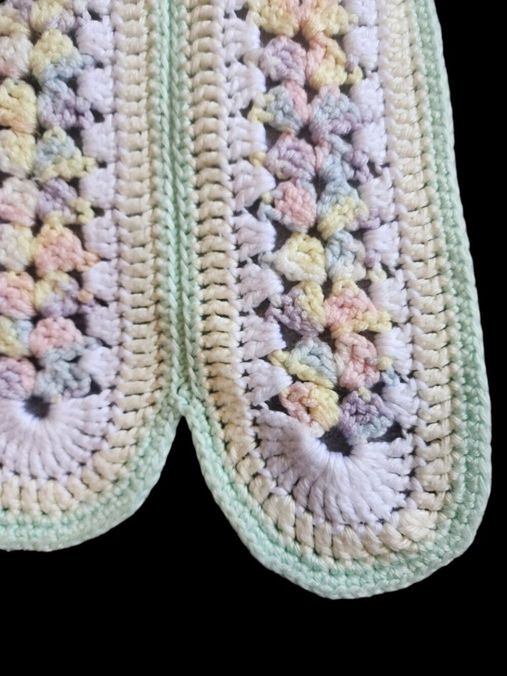 Hand Crochet Baby Blanket Afghan Mint Green Pale Yellow Trim 47" x 35" Scalloped